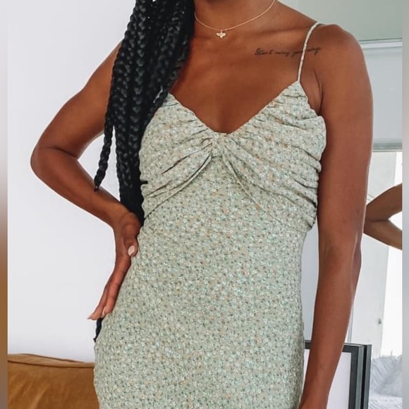 Guardian Midi Dress in Avocado - Picture 2 of 4